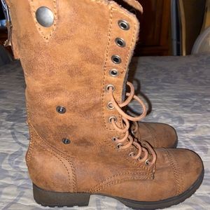 Lace up combat boots - size 7 1/2 - NEW